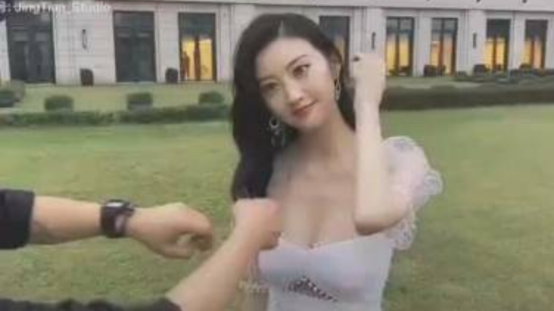 景甜礼服装